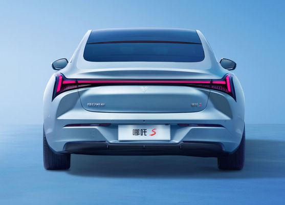 170kw Sport elettrico Neta EV Car 4 posti 715km Endurance